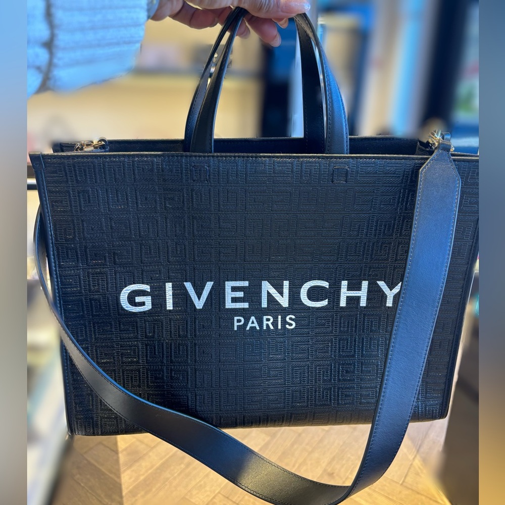 Givenchy Leather Medium G tote - Black